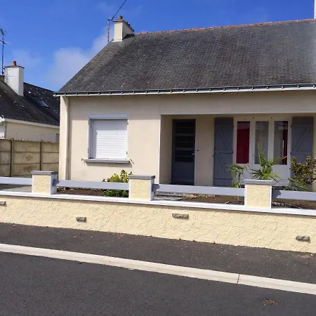 بيت للعطل Maison De 3 Chambres A A 900 M De La Plage Avec Jardin Clos Et Wifi لو بولين