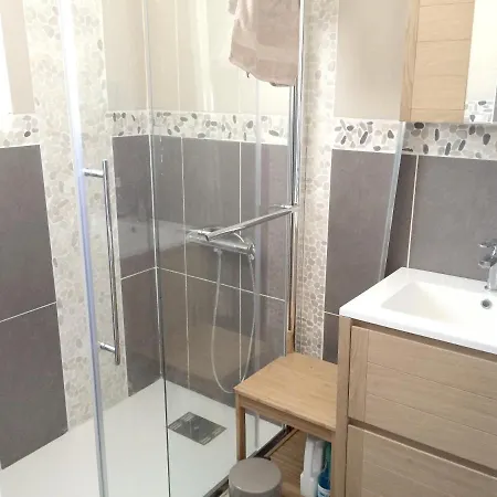 Maison De 3 Chambres A A 900 M De La Plage Avec Jardin Clos Et Wifi بيت للعطل *